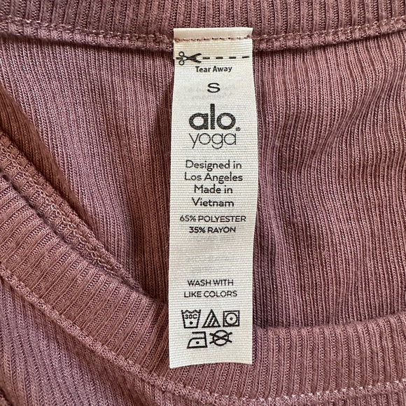 Women's alo yoga peak cutout Long Sleeve Top in woodrose - Picture 4 of 5